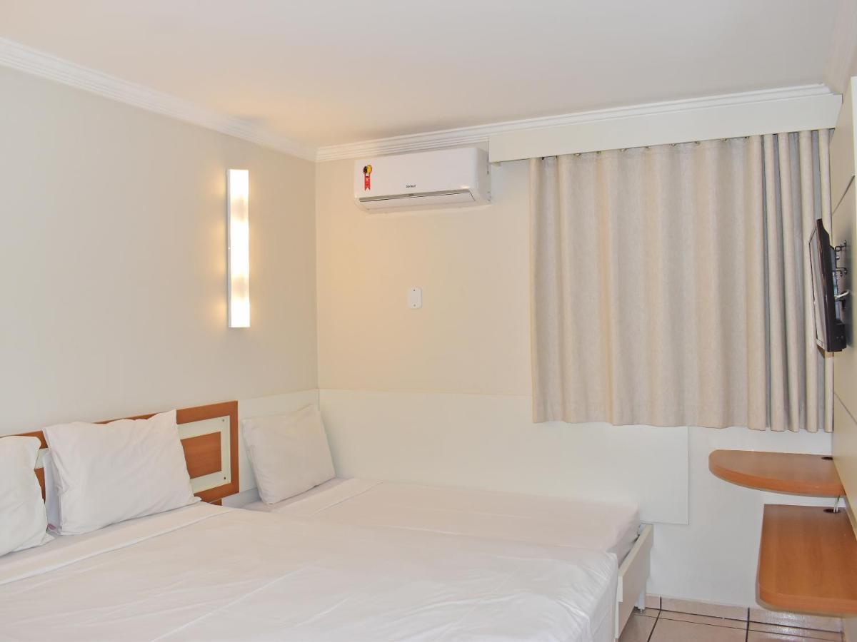 Hotel Diroma Fiori - Parque Aquatico E Muitas Piscinas Калдас Новас Екстериор снимка