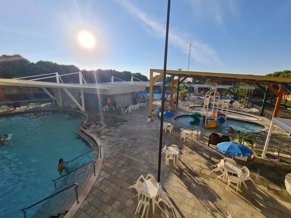 Hotel Diroma Fiori - Parque Aquatico E Muitas Piscinas Калдас Новас Екстериор снимка